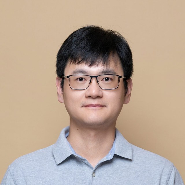 Portrait of Lihong Zhou
