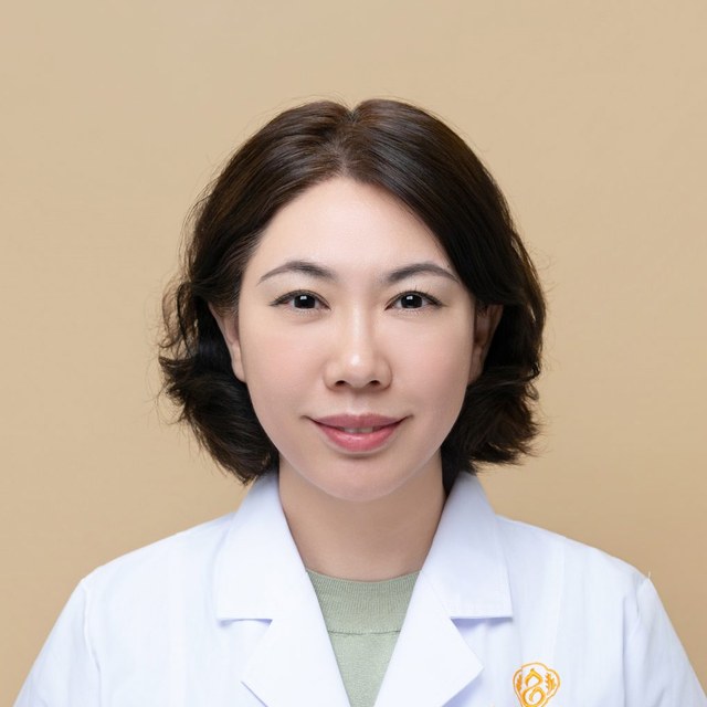 Portrait of Shirley Zhu